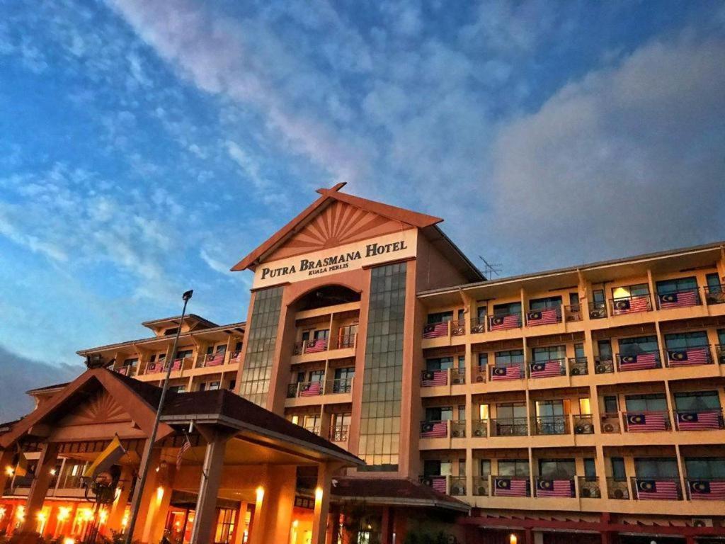 Putra Brasmana Hotel 2*